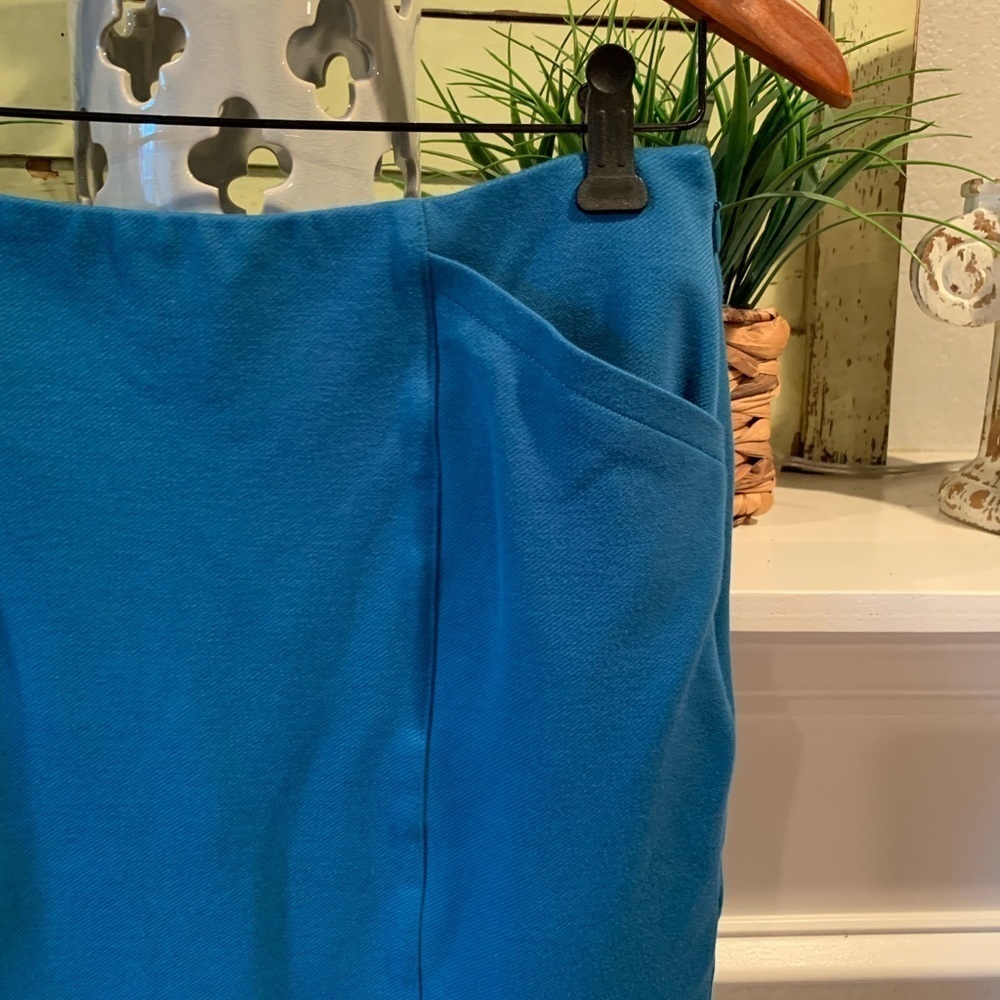 CAbi Teal Blue Sigourney Stretch Pencil Skirt with Side Zipper Size 4 Workwear - Picture 8 of 12